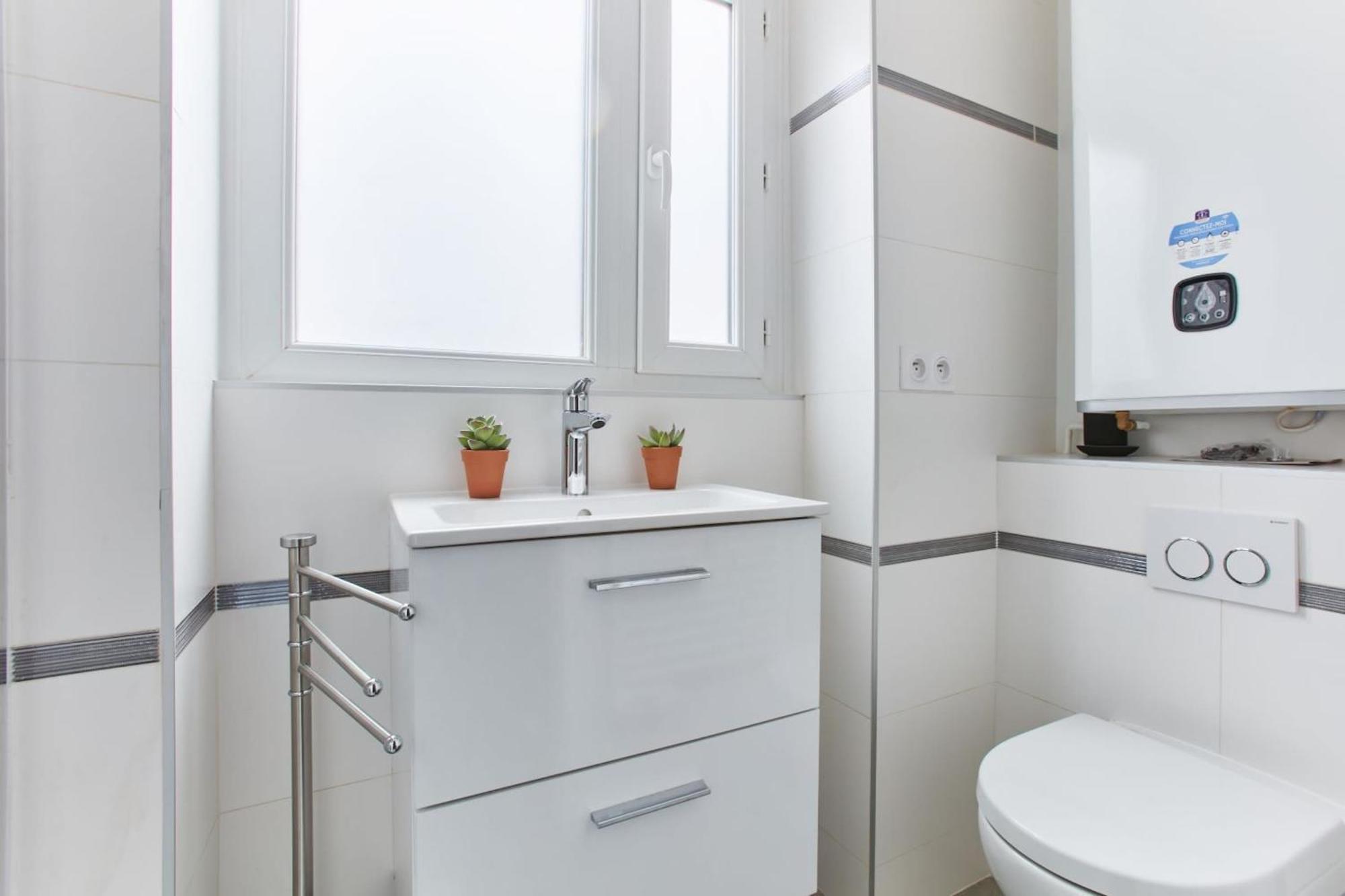 Montmartre & Sacre-Coeur Basilica - 1Br - Cityapartmentstay París Exterior foto